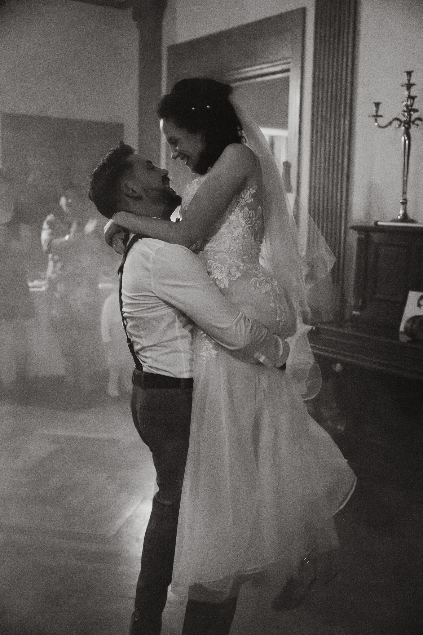 Gartenhochzeit Spremberg Lisa Eric Empfang Umarmung